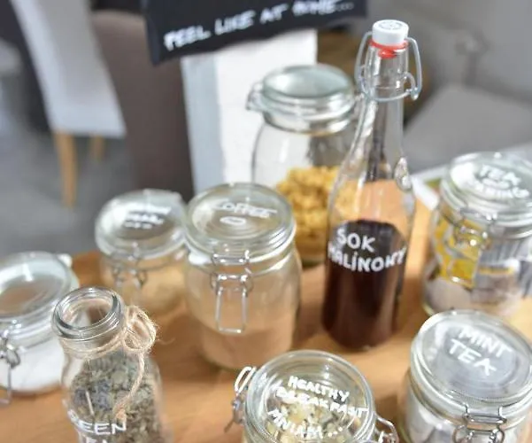 Hostel Five Point & *