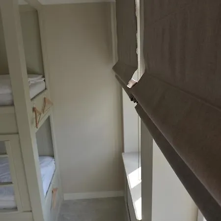 Hostel Five Point Hostel&apartments