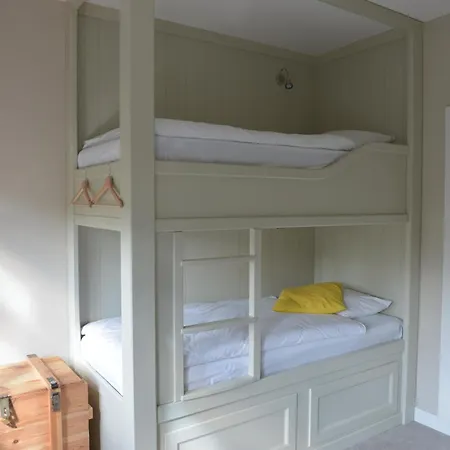 Five Point Hostel&apartments