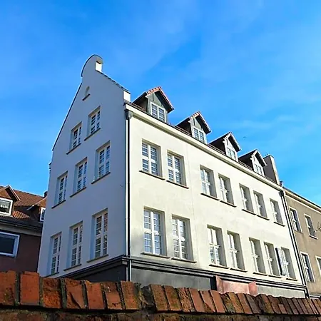 Five Point Hostel&apartments Hostel