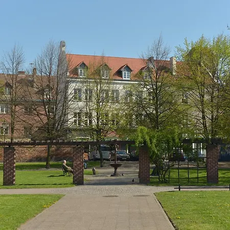 Five Point Hostel & Apartments Hostel *