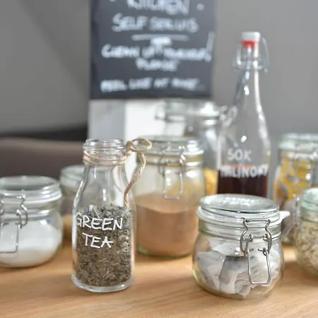 Hostel Five Point Hostel&apartments *