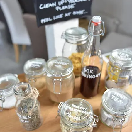 旅馆 Five Point & *