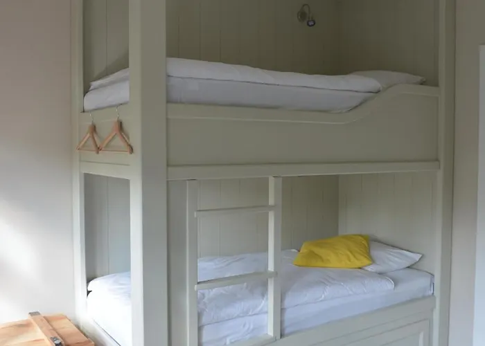 Five Point Hostel & Apartments